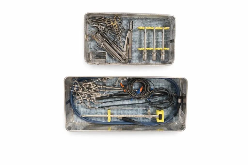 PANIER CHIRURGIE ROBOTIQUE COELIO + TROCART + OUVERTURE AVEC CALAGES POUR OPTIQUE