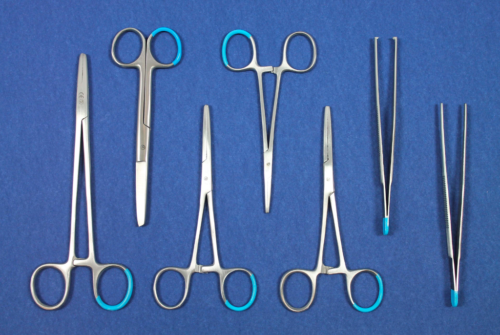 [4909684] Sterile single-use episiotomy set